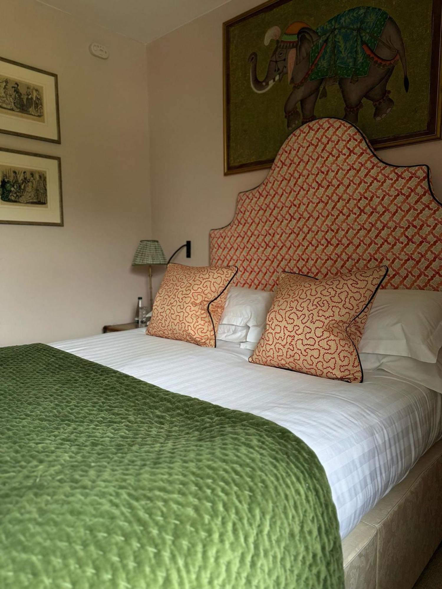 The King'S Head Hotel โฮลท์ ภายนอก รูปภาพ