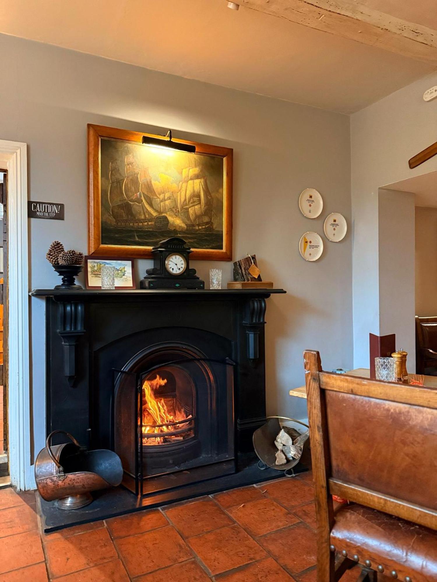 The King'S Head Hotel โฮลท์ ภายนอก รูปภาพ