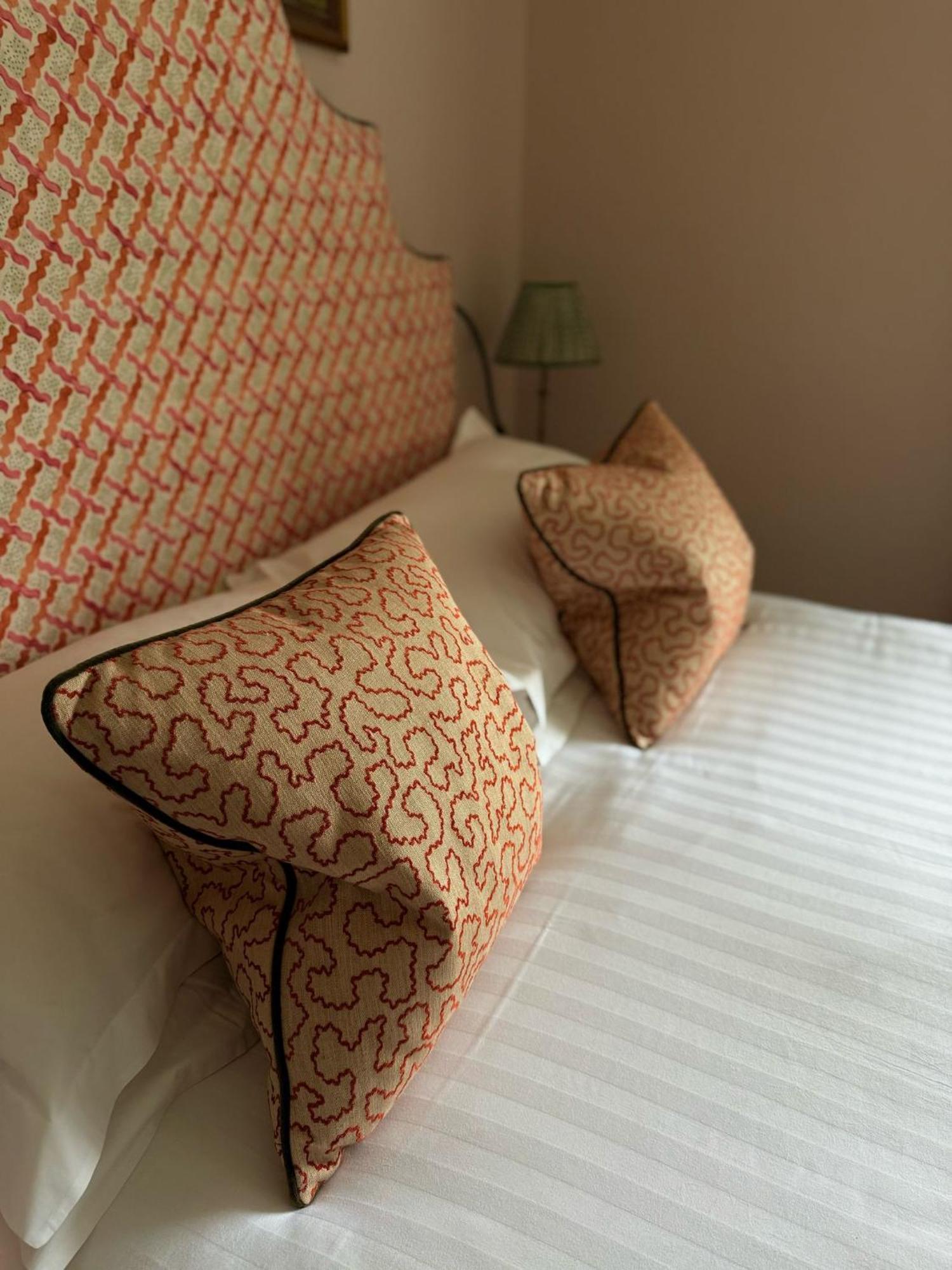 The King'S Head Hotel โฮลท์ ภายนอก รูปภาพ