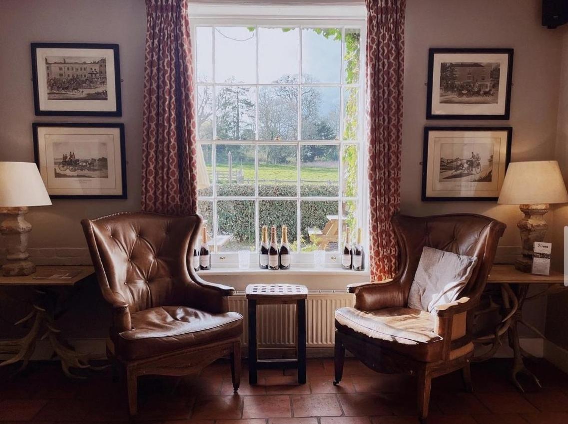 The King'S Head Hotel โฮลท์ ภายนอก รูปภาพ